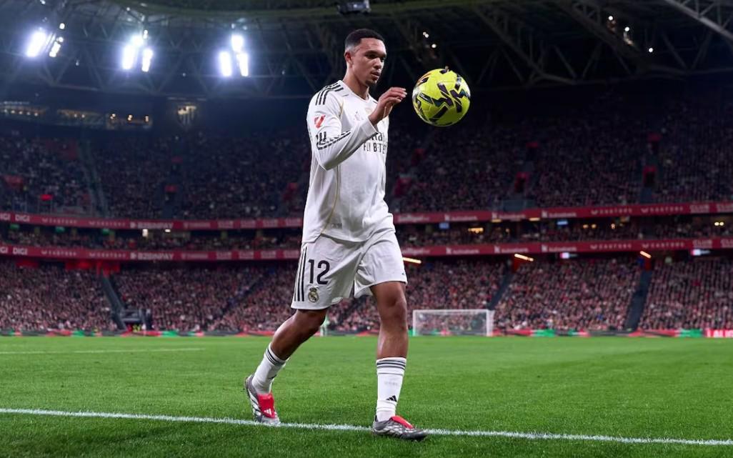 天天盈球网址-阿斯：皇马高度信任阿诺德，阿韦洛亚和他谈话是传达支持